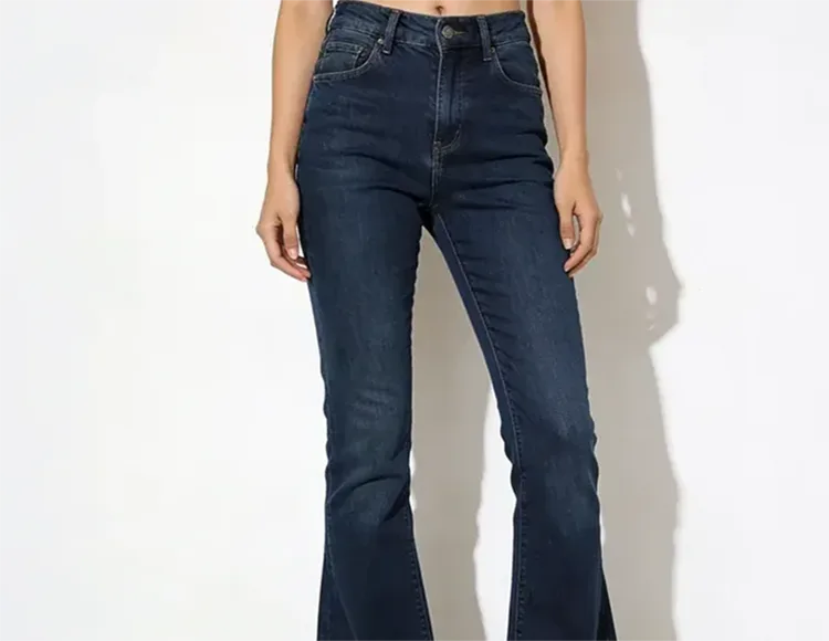 L'uniforme démocratique du monde moderne